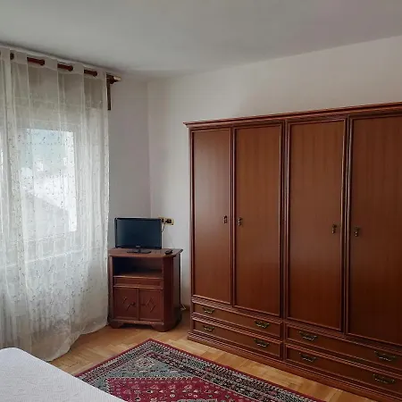 Ciasa De Bona Appartement *