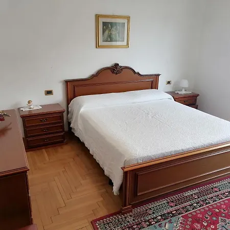 Ciasa De Bona Apartman Domegge di Cadore